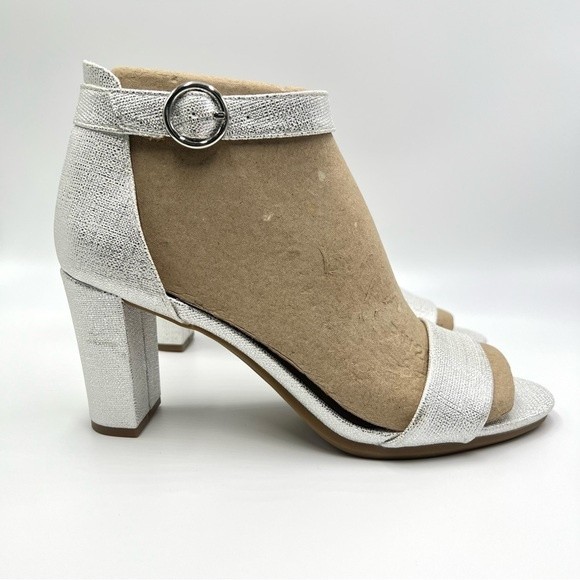 Life Stride Womens Size 9 Silver White Open Toe Dress Sandals Heels Shoes - Picture 2 of 12